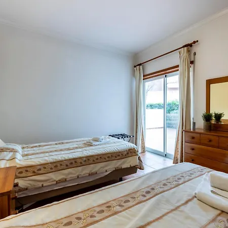 Apartament Cardeira *